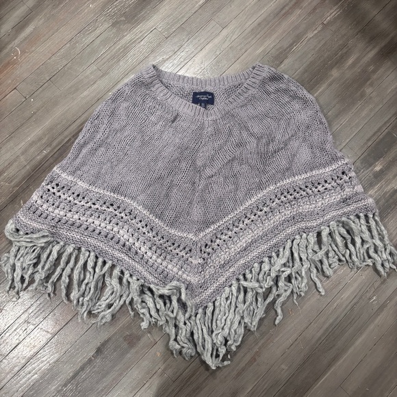 American Eagle Outfitters Gray Knit Poncho with Fringe - Picture 4 of 4